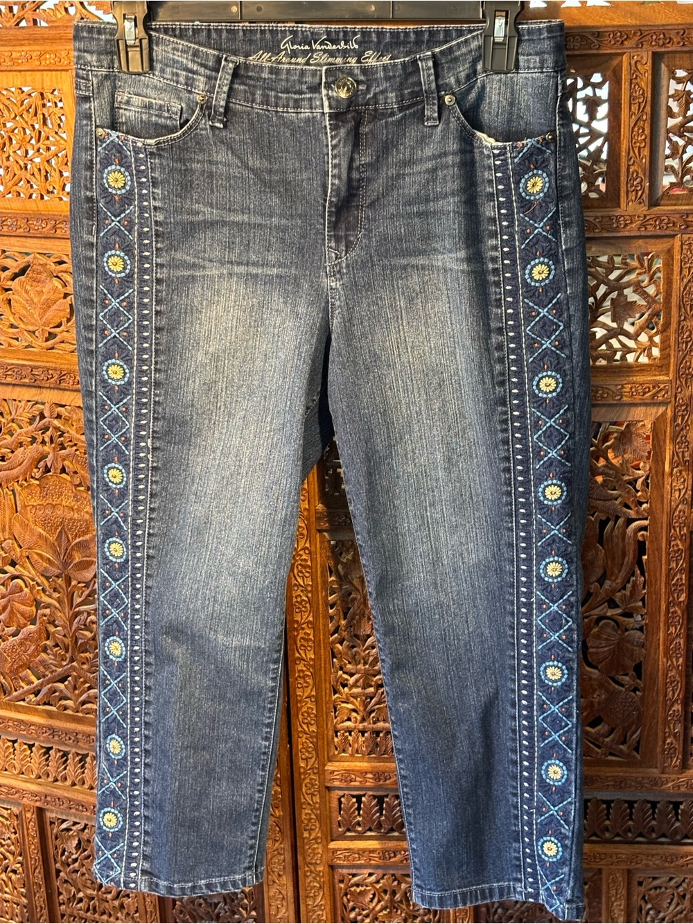 Gloria Vanderbilt Blue Straight-Leg Jeans with Embroidered Side Panels